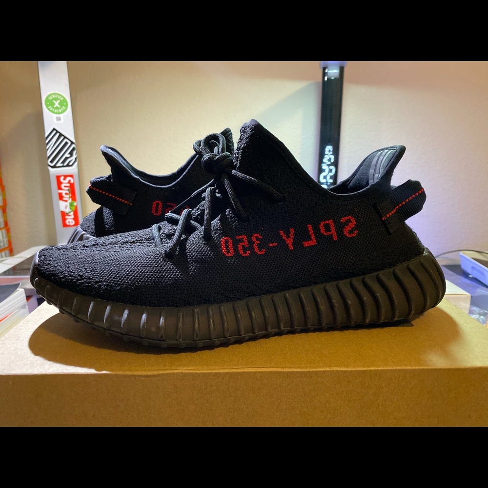 Yeezy 350 v2 black/red size 10.5
